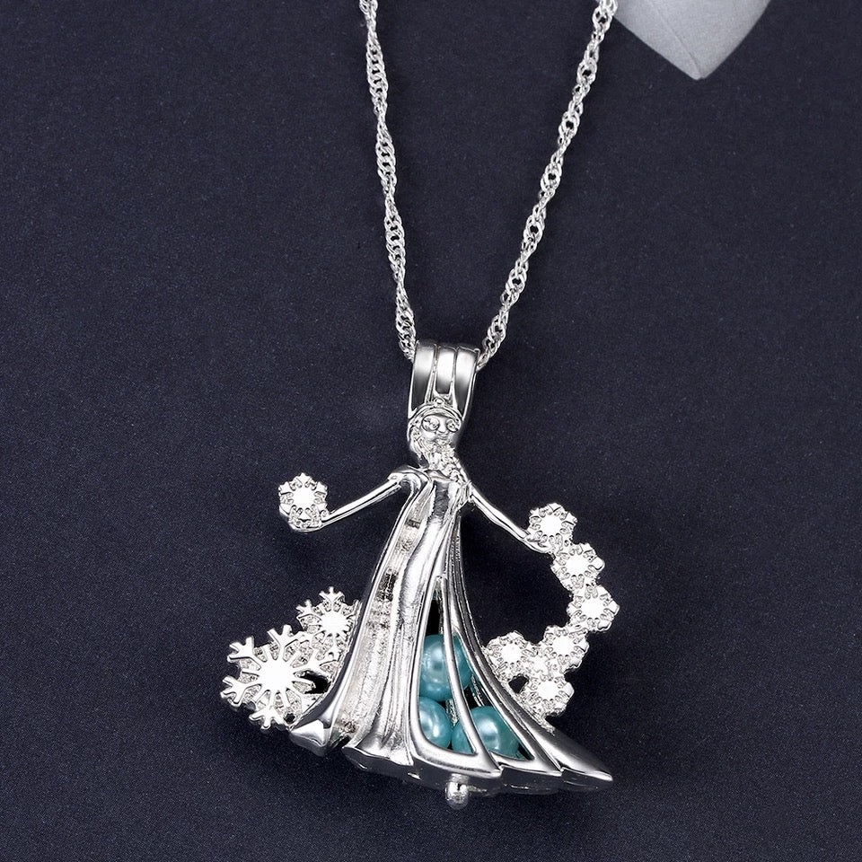 DDLGVERSE Elsa Jewelled Necklace Angled View