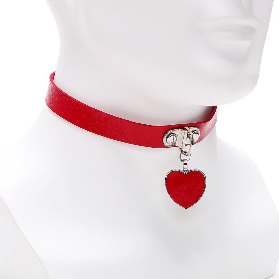 DDLGVERSE Heart Pendant Collar Red