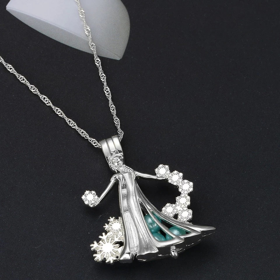 DDLGVERSE Elsa Jewelled Necklace Reverse Pendant