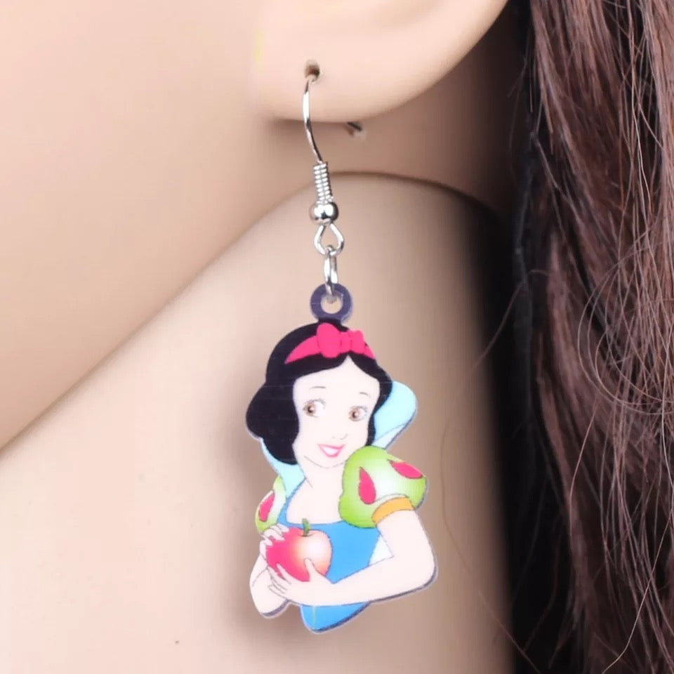 DDLGVERSE Snow White Dangle Earrings on Model