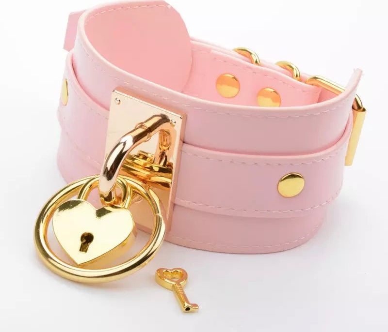 DDLGVERSE Chunky Heart Lock Collar Pink Gold Side Angle