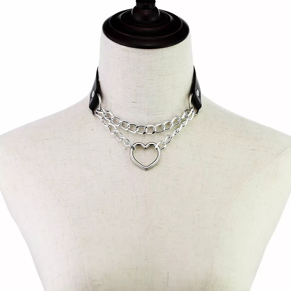 DDLGVERSE Vegan Leather Heart Chain Collar Black on Mannequin