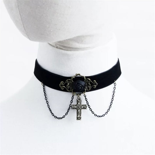 DDLGVERSE Gothic Cross Pendant Collar on Mannequin