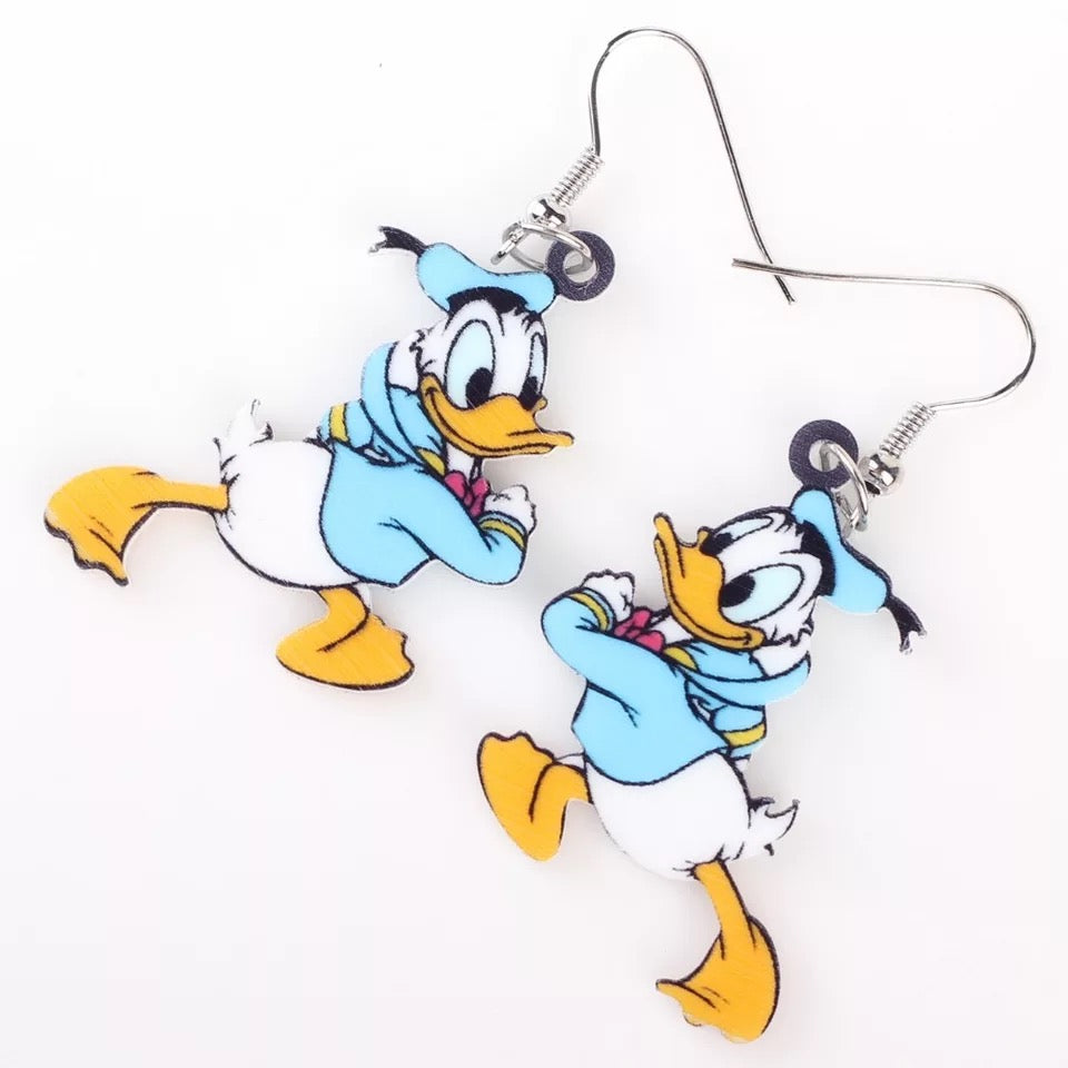 DDLGVERSE Donald Duck Earrings Angled